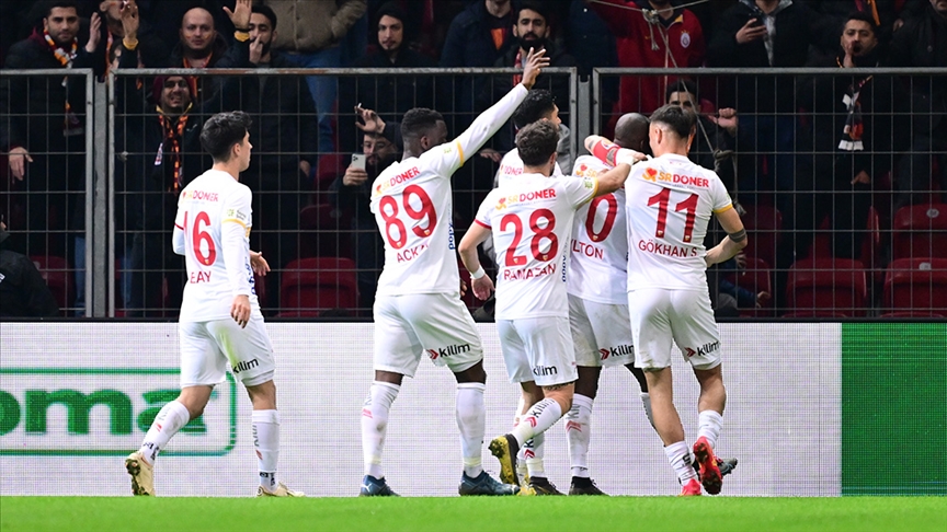 Kayserispor galibiyeti unuttu