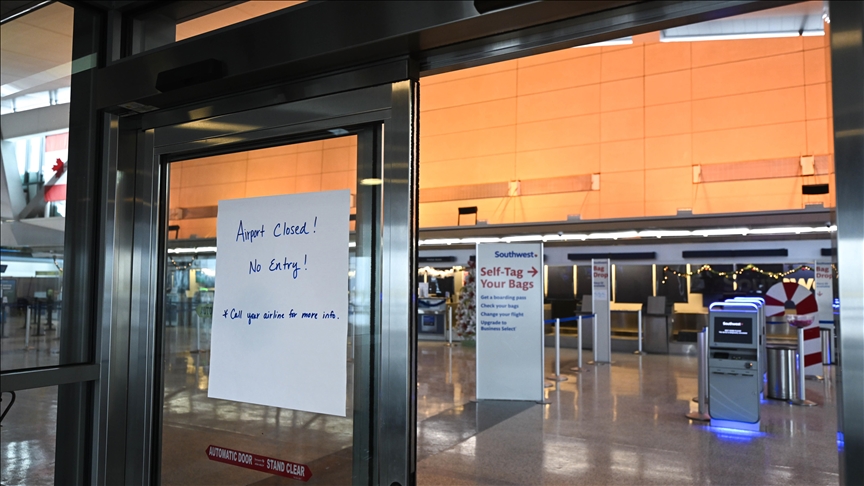 Severe snowstorms grip US, disrupting life and air travel