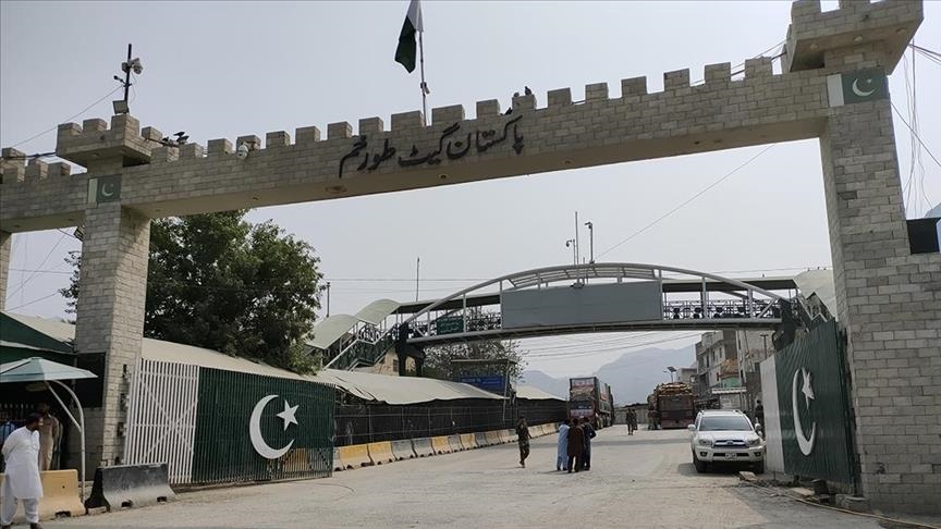 Key Pakistani-Afghan border crossing closed after visa dispute