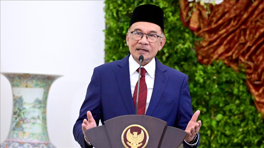 رئيس وزراء ماليزيا ينتقد تجاهل الغرب "فظائع" إسرائيل في فلسطين