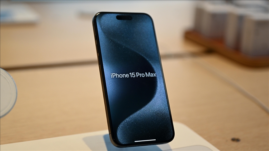 Apple'dan kötü haber! iPhone 15 Pro ve 15 Pro Max modellerinde stok problemi yaşanıyor Apple, küresel akıllı telefon satışlarında zirvenin yeni sahibi oldu