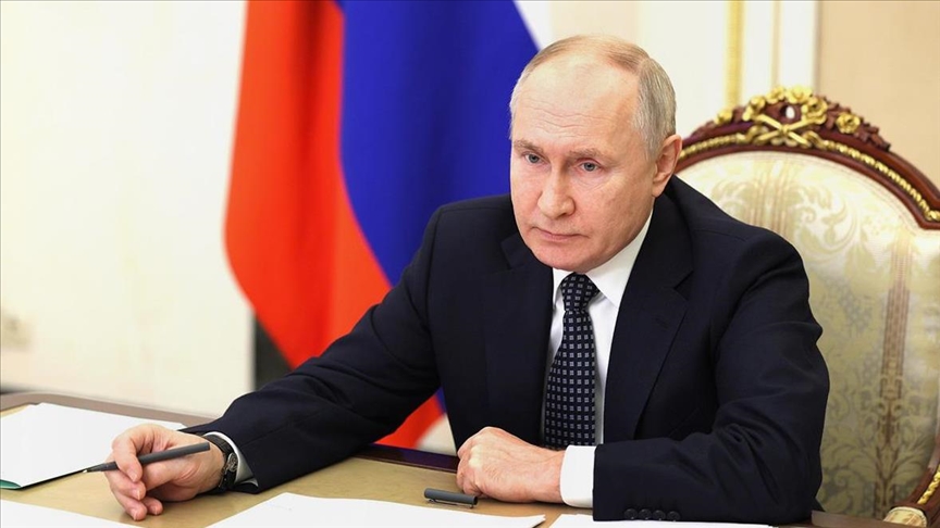 Президент РФ назвал "вызовом" инфляцию в 7,4%