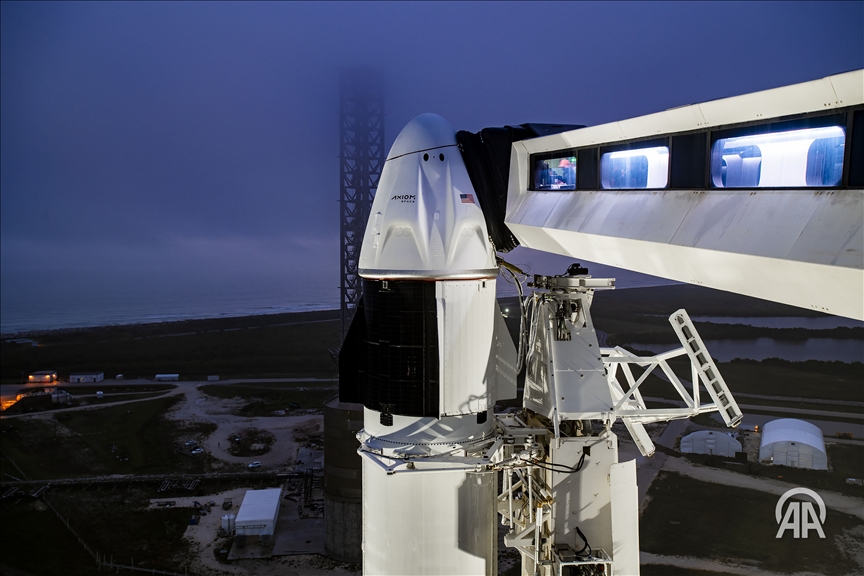 Ракета Falcon 9 стартует к Международной космической станции