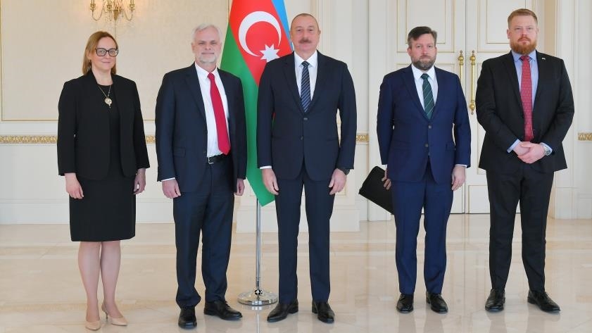 Президент Азербайджана и посол США обсудили перспективы связей Баку и Вашингтона