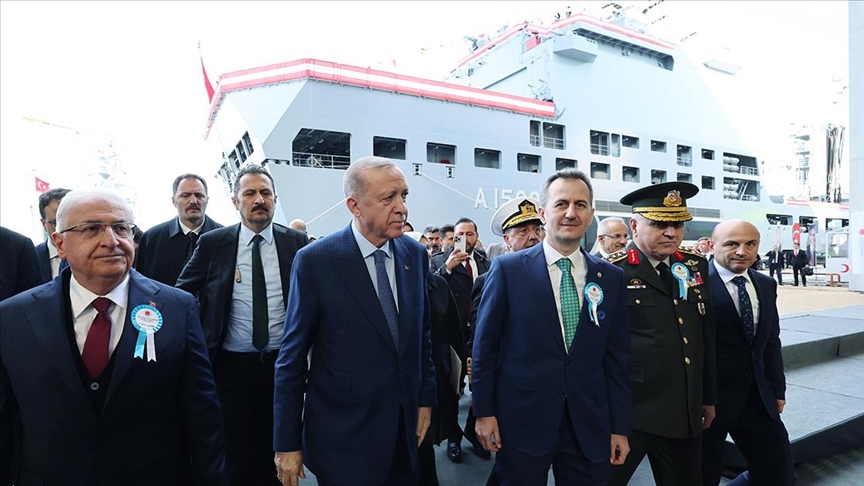 Türk Donanması'na dört yeni gemi törenle teslim edildi