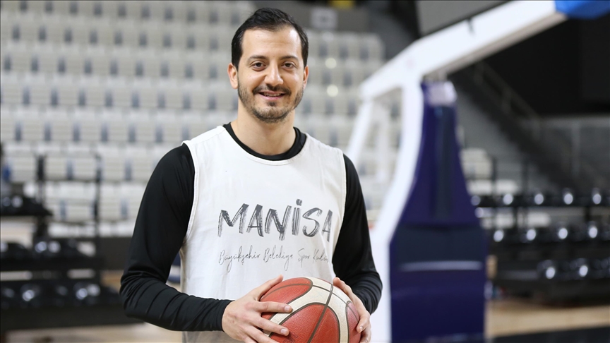 Manisa Büyükşehir Belediyesporlu Dorukhan Engindeniz, taraftar desteğinin artmasını istiyor
