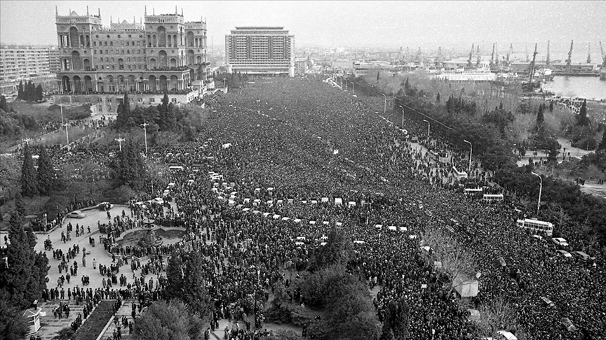 Azerbaycan'ın bağımsızlığına giden yol: "Kanlı Ocak"