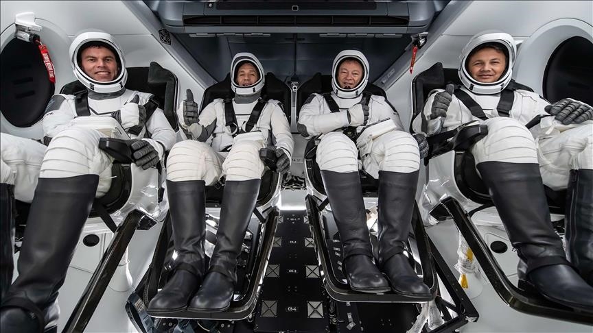 Türkiye'nin ilk astronotu Gezeravcı'yı taşıyan uzay aracı "kenetlenmeye" hazır