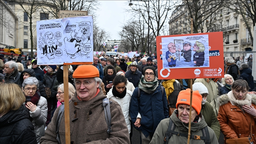 France : 150 000 manifestants contre la loi immigration, selon la CGT