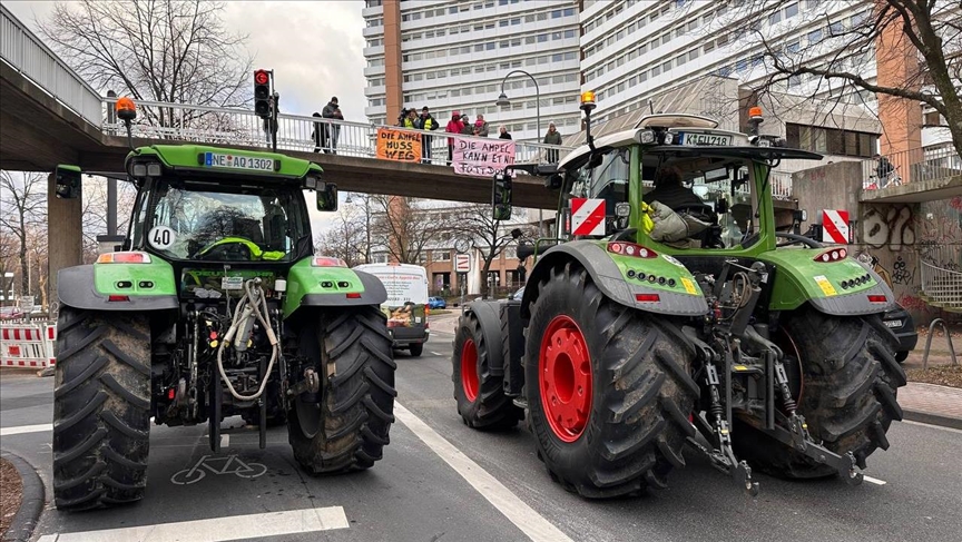 German farmers protest agricultural subsidy cuts in Berlin