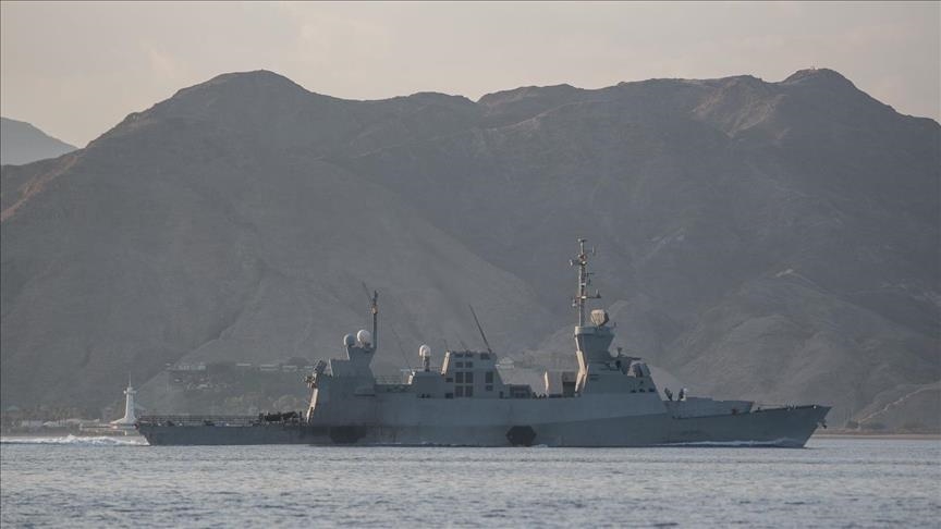 "الحوثي" تعلن استهداف سفينة عسكرية أمريكية في خليج عدن 