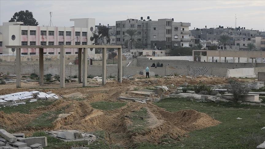 Israeli military bulldozes 16 cemeteries in Gaza: Report