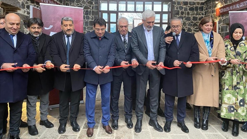 Diyarbakır'da Sezai Karakoç Kültür ve Edebiyat Evi'nin açılışı yapıldı