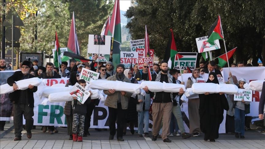 Albanie: des manifestants appellent à mettre fin au "génocide israélien'' contre les Palestiniens à Gaza