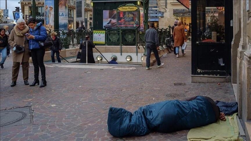 France : le nombre de "sans-domicile" a doublé en dix ans (médias)