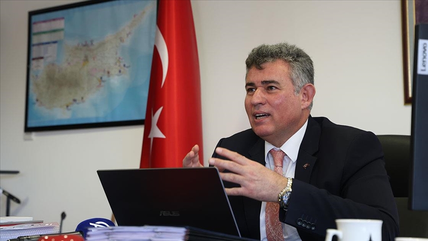 Türkiye'nin Lefkoşa Büyükelçisi Feyzioğlu, "Depremin umudu" fotoğrafına oy verdi