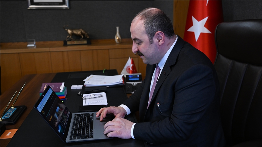 TBMM Sanayi Komisyonu Başkanı Varank'ın tercihi "İstikbal göklerde" oldu