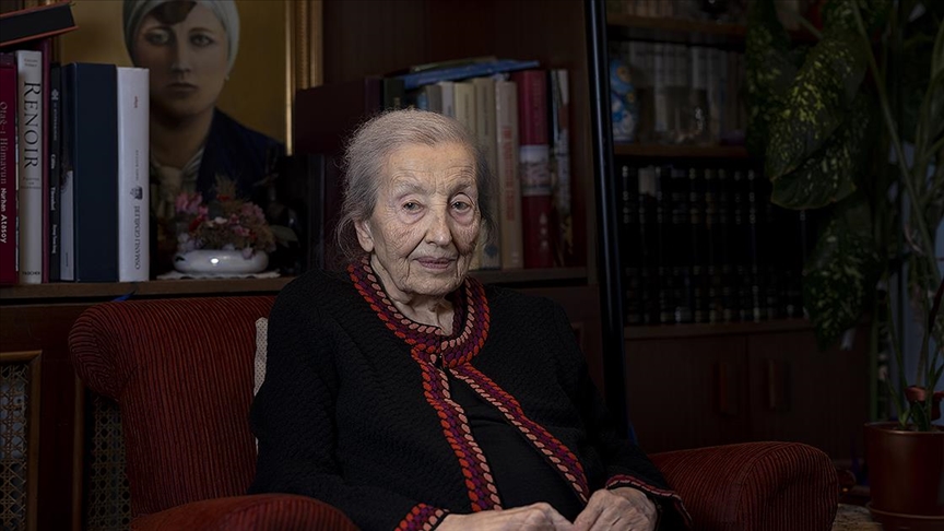 Osmanlı tarihini çalışan ilk kadın akademisyen Prof. Dr. Mübahat Kütükoğlu