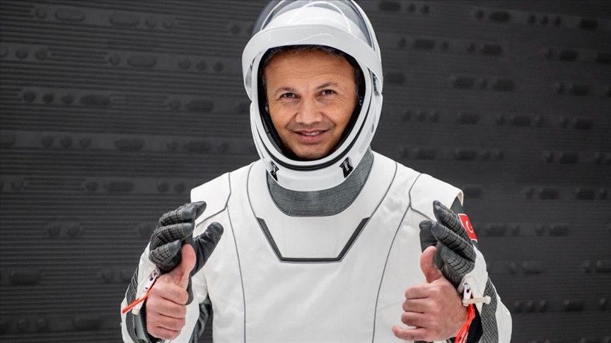 Türkiye'nin ilk astronotu Gezeravcı, bugün "OKSİJEN SATURASYONU" deneyine başladı
