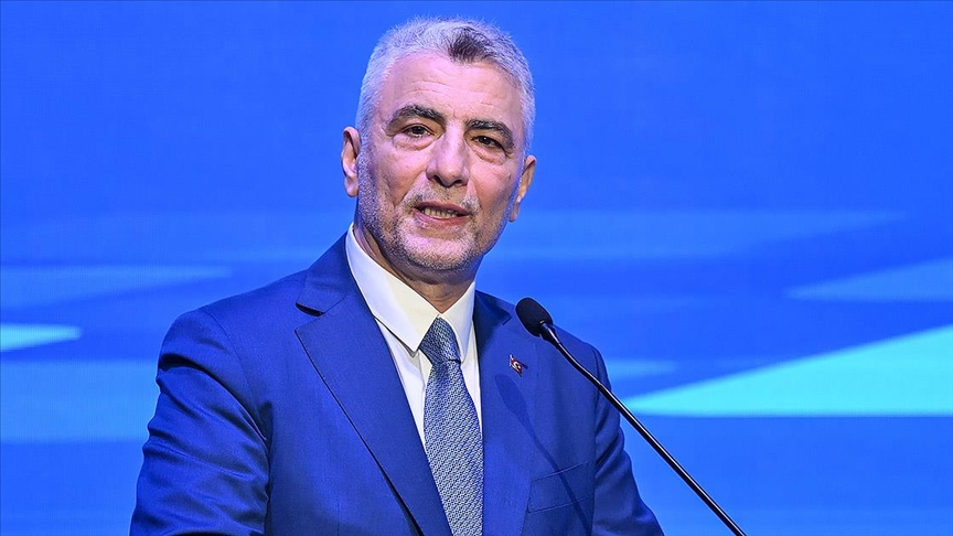 Ticaret Bakanı Bolat, Türkiye'nin dış ticaret açığındaki azalma trendinin devam ettiğini bildirdi
