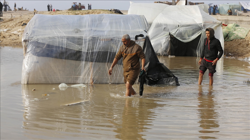Gaza: Obilne kiše poplavile hiljade kampova u koje su se sklonili Palestinci