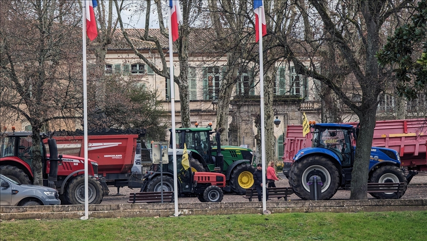 France / Colère des agriculteurs : Marche blanche en hommage à l'agricultrice et sa fille tuées à un barrage