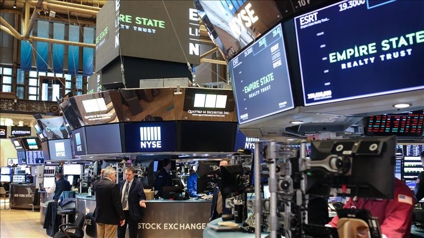 S&P 500, Nasdaq Close Lower To End 6-day Winning Streak