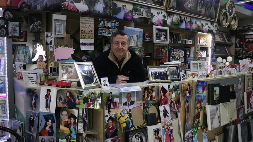 Büyük dedesinden miras fotoğrafçılık mesleğinde yarım asrı geride bıraktı