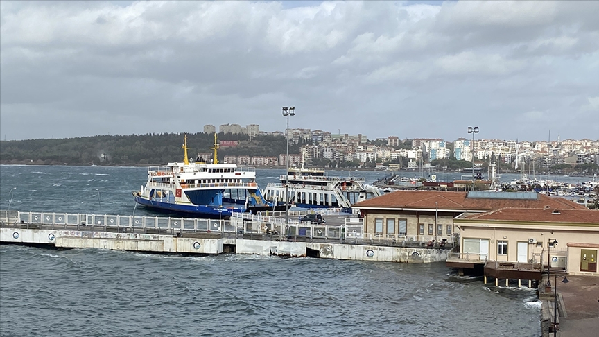 Çanakkale'de yarınki Gökçeada ve Bozcaada feribot seferleri iptal edildi