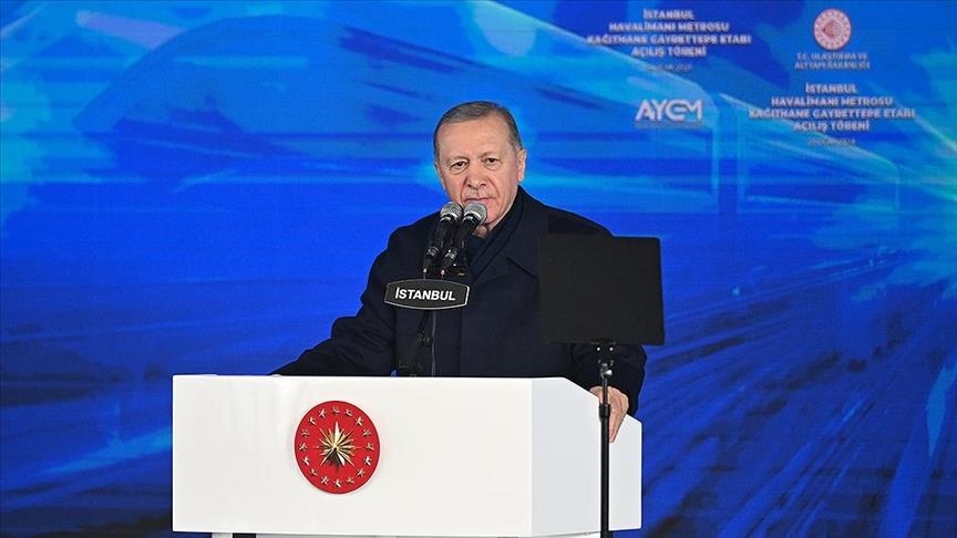 أردوغان يفتتح خطا للمترو يصل بين مركز إسطنبول ومطارها