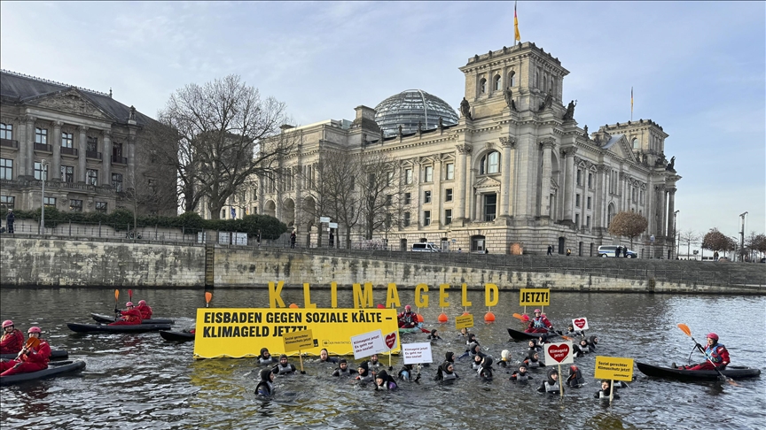 Greenpeace in Germany protests over broken promises from government