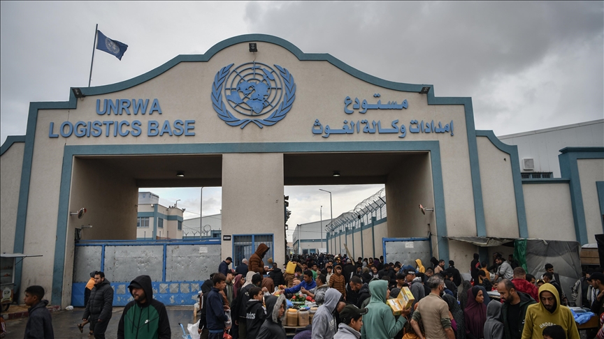 AP'nin bazı üyelerinden AB'nin UNRWA'ya desteğini "değerlendirme" kararına tepki