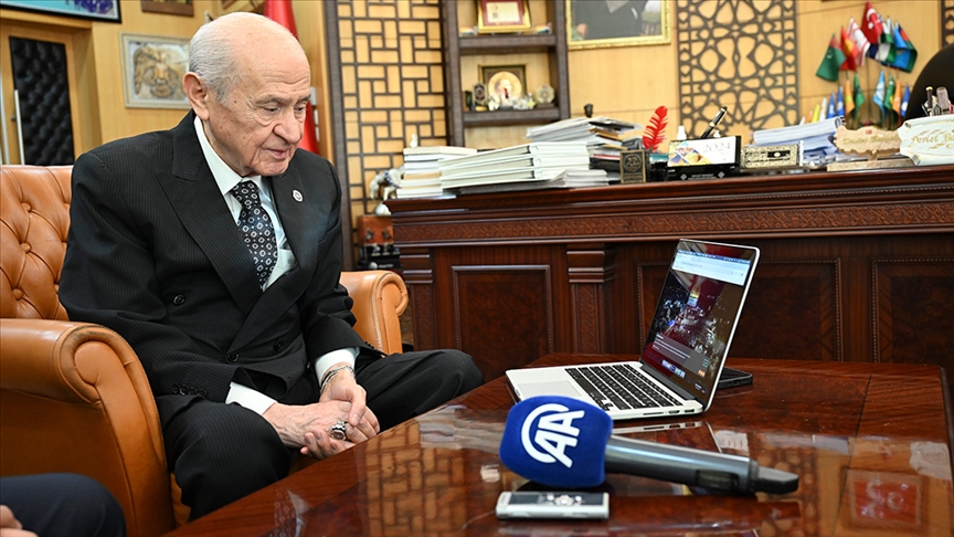 MHP Genel Başkanı Bahçeli, AA'nın "Yılın Kareleri" oylamasına katıldı