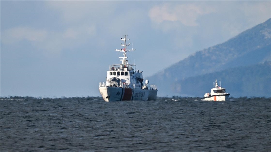 İzmir'in Dikili ilçesinde balıkçı teknesinin batması sonucu 3 kişi öldü