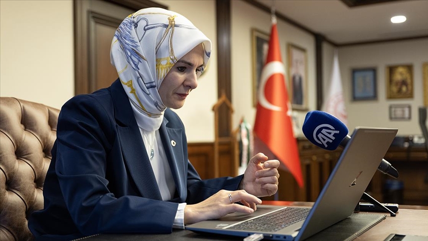 Aile ve Sosyal Hizmetler Bakanı Mahinur Özdemir Göktaş'ın, AA'nın "Yılın Kareleri" oylamasında favorisi "Şükür" oldu