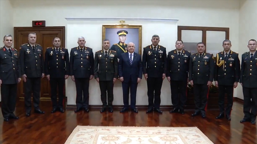 Bakan Güler, Azerbaycan Silahlı Kuvvetlerinde görevli generalleri kabul etti 