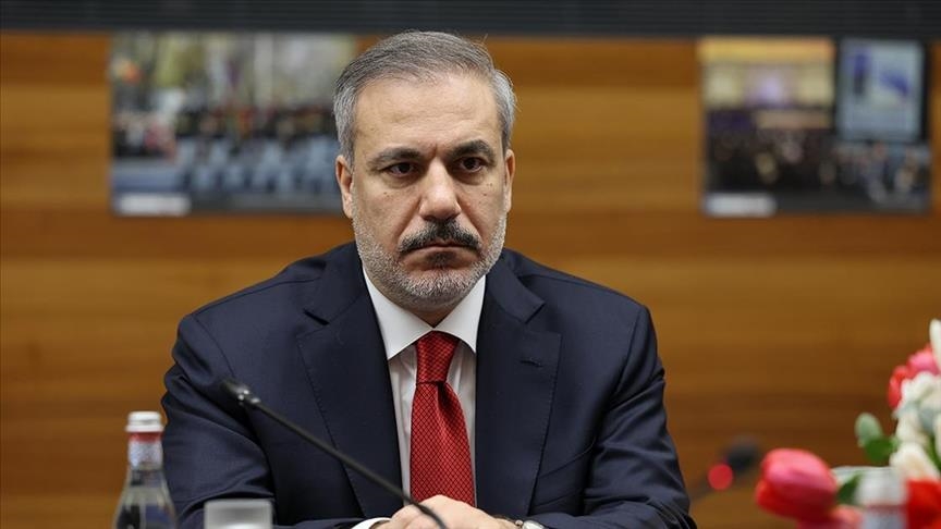 Wezîr Fîdan: "Îsraîl nahêle alîkariya însanî derbasî Xezeyê bibin, divê civaka navneteweyî vê yekê qebûl neke"