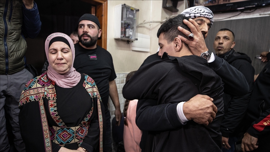 Israel releases 114 Palestinians, including 4 women