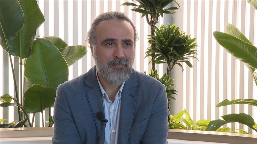 Yazar Gökdemir İhsan: Hakikatin peşinde koşmak insanın yapabileceği en şerefli iştir