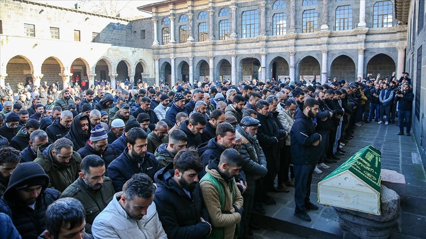 İstanbul'da öldürülen "Filozof Ramazan"ın cenazesi Diyarbakır'da defnedildi