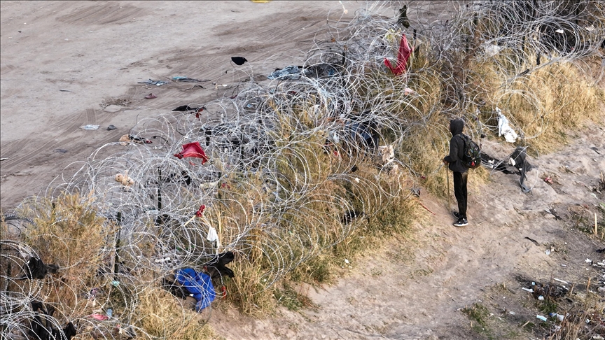 Texas'ın El Paso sınırında düzensiz göçmenler, Eagle Pass'tekilere göre ABD'ye daha sorunsuz geçiyor