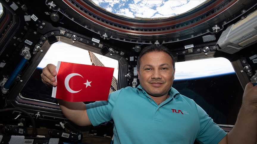 Astronot Gezeravcı'nın dünyaya dönüş yolculuğunun 14.00'te başlaması planlanıyor