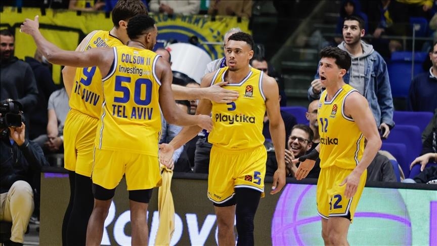 Spanish basketball fans protest Israel during Baskonia vs. Maccabi Playtika game in EuroLeague