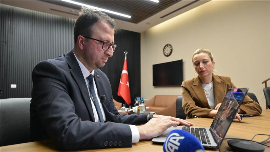 ASELSAN Genel Müdürü Akyol, AA'nın "Yılın Kareleri" oylamasında "Sema bebek" fotoğrafına oy verdi