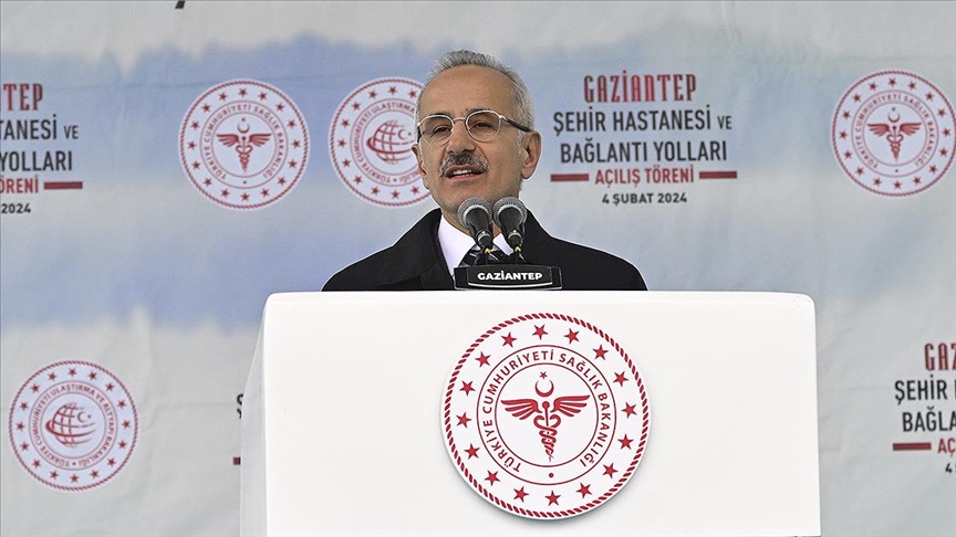 Bakan Uraloğlu: Mersin-Gaziantep hızlı tren çalışmaları hızlı şekilde devam ediyor
