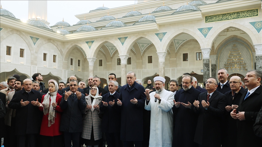 أردوغان يفتتح مسجدا و"مجمع الأمة" بغازي عنتاب 