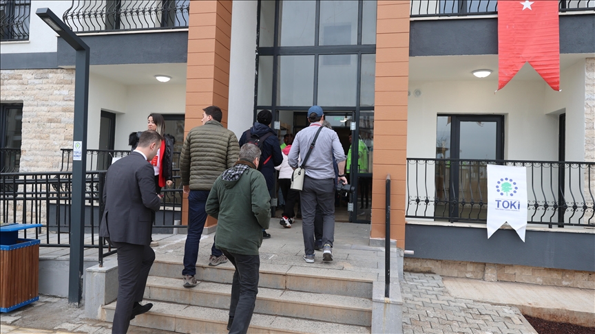 Ulusal ve uluslararası medya mensupları Kahramanmaraş'ta tamamlanan TOKİ konutlarını gezdi