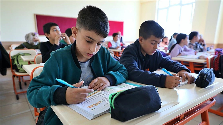 6 Şubat depremlerinin yıl dönümü nedeniyle bazı illerde eğitime bir gün ara verildi