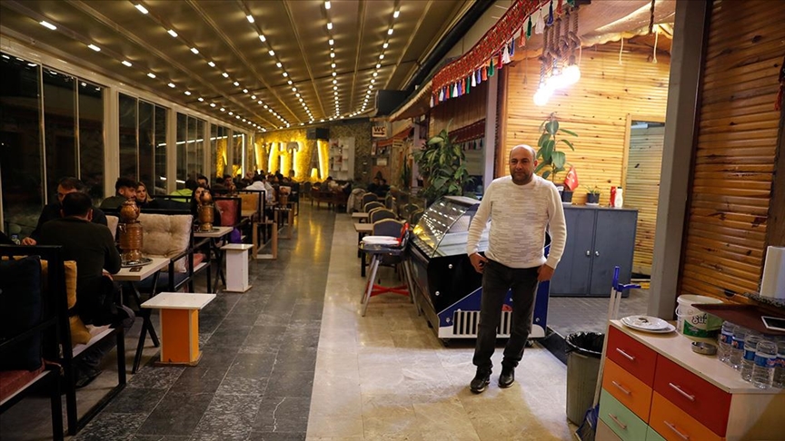 Deprem sabahı dağıttığı menüyü yine ücretsiz ikram edecek