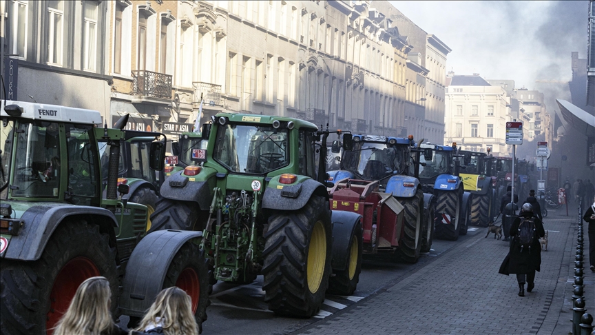 Italian farmers head to Rome in tractors to complain of tax, red tape ...